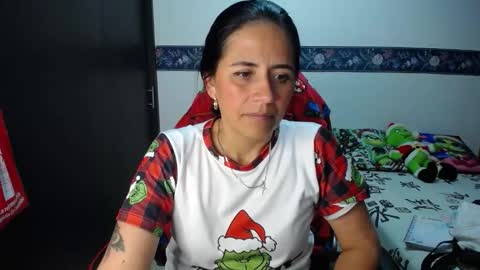 Snapshot of sharoon__cherry_ chatting on November 28, 2025, 5:43 am sharon online show from November 28, 2025, 5:43 am