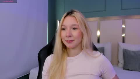 Snapshot of shatall_rouge chatting on January 24, 2025, 5:11 pm Shantall online show from January 24, 2025, 5:11 pm