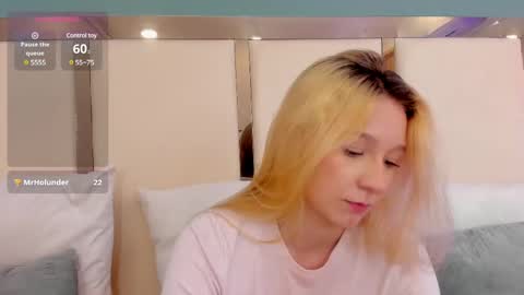 Snapshot of shatall_rouge chatting on February 13, 2025, 8:55 pm Shantall online show from February 13, 2025, 8:55 pm