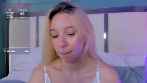 Snapshot of shatall_rouge chatting on February 25, 2025, 8:41 pm Shantall online show from February 25, 2025, 8:41 pm