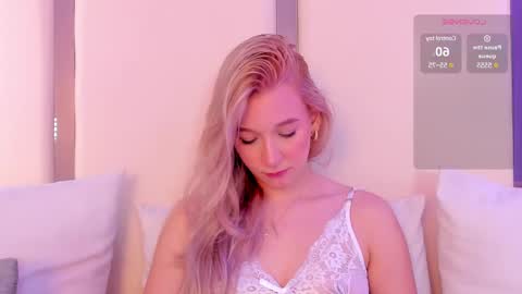 Snapshot of shatall_rouge chatting on March 6, 2025, 6:16 pm Shantall online show from March 6, 2025, 6:16 pm