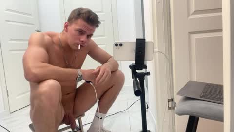 Snapshot of shavarace1 chatting on December 7, 2024, 9:39 am cumshoters online show from December 7, 2024, 9:39 am