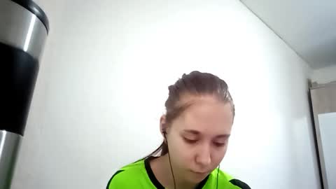 Snapshot of shawanaanene chatting on December 18, 2025, 7:14 am Annette online show from December 18, 2025, 7:14 am