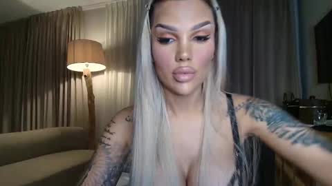 Snapshot of shayblonde chatting on January 10, 2026, 9:05 pm shayblonde online show from January 10, 2026, 9:05 pm
