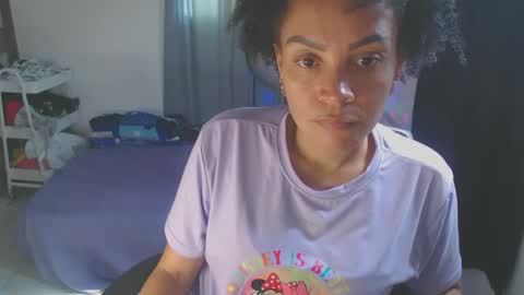 Snapshot of shayna_cute chatting on February 20, 2025, 7:52 pm Shayna online show from February 20, 2025, 7:52 pm