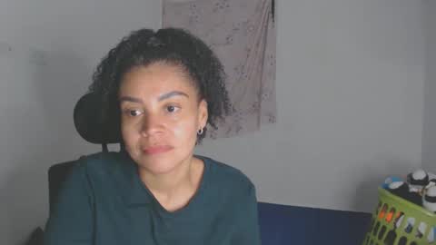 Snapshot of shayna_cute chatting on December 19, 2025, 12:17 am Shayna online show from December 19, 2025, 12:17 am