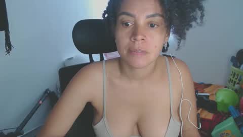 Snapshot of shayna_cute chatting on January 9, 2026, 7:37 pm Shayna online show from January 9, 2026, 7:37 pm