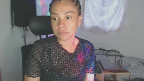 Snapshot of shayna_cute chatting on February 14, 2026, 9:22 pm Shayna online show from February 14, 2026, 9:22 pm