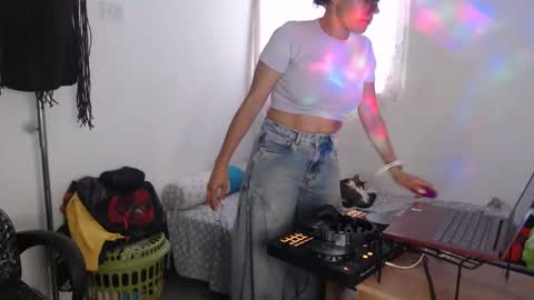 Snapshot of shayna_cute chatting on February 22, 2026, 7:45 pm Shayna online show from February 22, 2026, 7:45 pm