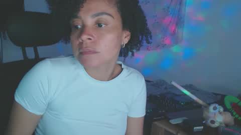 Snapshot of shayna_cute chatting on February 25, 2026, 2:32 am Shayna online show from February 25, 2026, 2:32 am