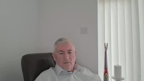 Snapshot of she52 chatting on March 18, 2026, 5:27 pm she52 online show from March 18, 2026, 5:27 pm