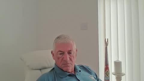 Snapshot of she52 chatting on June 1, 2026, 5:42 am she52 online show from June 1, 2026, 5:42 am
