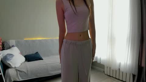 Anny online show from June 1, 2026, 2:35 am