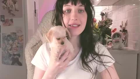 Snapshot of sheeny_shy chatting on March 10, 2025, 9:40 pm Chiara online show from March 10, 2025, 9:40 pm