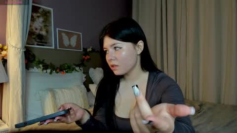 Amely online show from September 12, 2025, 8:25 am