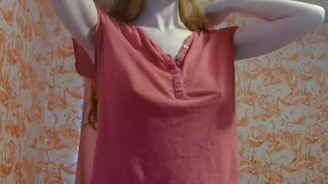 Snapshot of shelikessoymilk chatting on September 28, 2025, 6:46 pm Erika online show from September 28, 2025, 6:46 pm