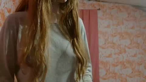 Erika online show from November 2, 2025, 10:45 pm