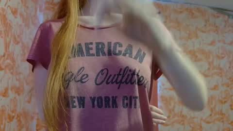 Erika online show from November 26, 2025, 7:04 pm