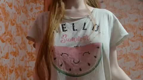 Snapshot of shelikessoymilk chatting on January 16, 2026, 2:59 am Erika online show from January 16, 2026, 2:59 am