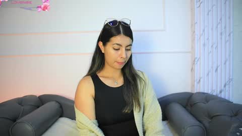Snapshot of shelleymorell chatting on December 17, 2024, 12:22 pm Transmission schedule Monday - Friday 715 am to 200 pm time Colombia online show from December 17, 2024, 12:22 pm
