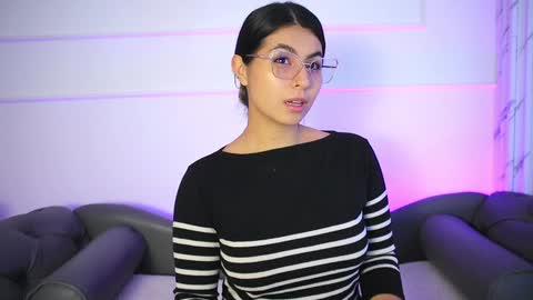 Snapshot of shelleymorell chatting on January 6, 2025, 12:24 pm Transmission schedule Monday - Friday 715 am to 200 pm time Colombia online show from January 6, 2025, 12:24 pm