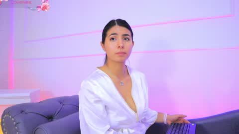 Snapshot of shelleymorell chatting on January 9, 2025, 3:55 pm Transmission schedule Monday - Friday 715 am to 200 pm time Colombia online show from January 9, 2025, 3:55 pm