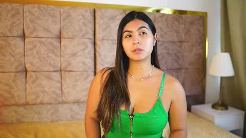 Snapshot of shelleymorell chatting on March 3, 2026, 12:55 pm Transmission schedule Monday - Friday 715 am to 200 pm time Colombia online show from March 3, 2026, 12:55 pm