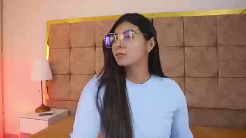 Snapshot of shelleymorell chatting on March 25, 2026, 1:50 pm Transmission schedule Monday - Friday 715 am to 200 pm time Colombia online show from March 25, 2026, 1:50 pm