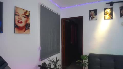 Snapshot of shellsy_hans chatting on February 4, 2025, 5:12 pm Shellsy H online show from February 4, 2025, 5:12 pm