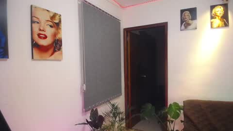 Snapshot of shellsy_hans chatting on February 20, 2025, 1:57 am Shellsy H online show from February 20, 2025, 1:57 am