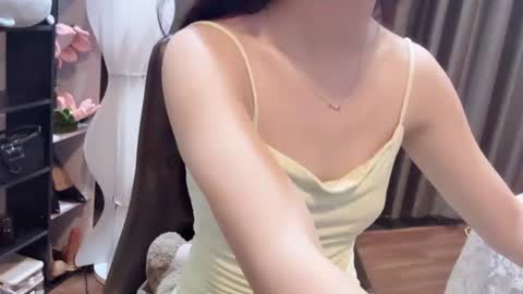 Shelly online show from July 17, 2026, 1:23 am