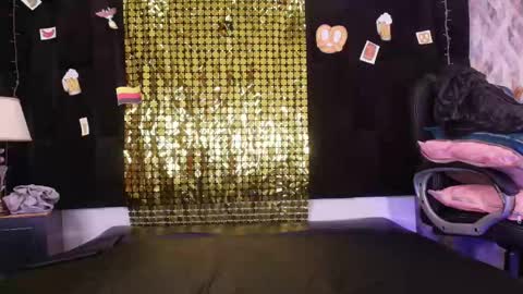 Snapshot of shelsy_loreds chatting on September 23, 2025, 11:57 am Shelsy online show from September 23, 2025, 11:57 am