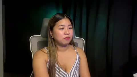 Snapshot of shenikamungia chatting on June 1, 2026, 1:35 pm Sammy online show from June 1, 2026, 1:35 pm