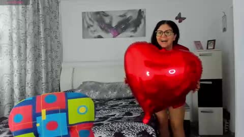 Snapshot of sherllystone chatting on February 16, 2025, 12:10 pm Miky online show from February 16, 2025, 12:10 pm