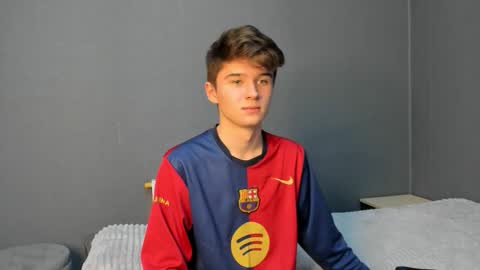 Snapshot of sherlockmax chatting on October 17, 2025, 8:33 pm Max online show from October 17, 2025, 8:33 pm