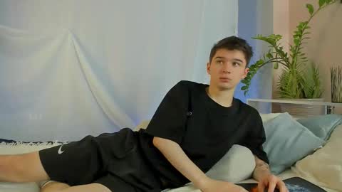 Snapshot of sherlockmax chatting on February 15, 2026, 7:32 pm Max online show from February 15, 2026, 7:32 pm