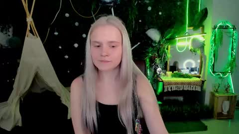 Snapshot of sherributlers chatting on May 28, 2026, 5:16 am Sweet Sherri online show from May 28, 2026, 5:16 am