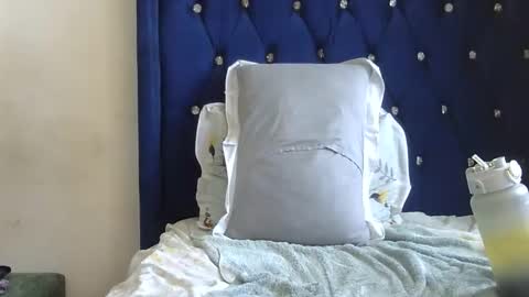 Snapshot of sherry_l chatting on November 23, 2025, 10:37 am sherry_l online show from November 23, 2025, 10:37 am