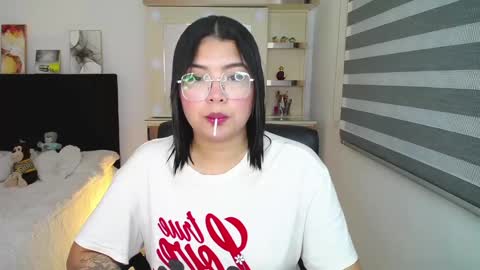 Snapshot of sheryl_stone2 chatting on February 25, 2025, 4:03 am Sheryl Stone2 online show from February 25, 2025, 4:03 am