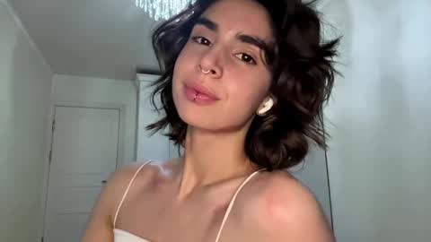 Snapshot of sheryllmafua chatting on May 25, 2026, 12:22 pm Amy online show from May 25, 2026, 12:22 pm