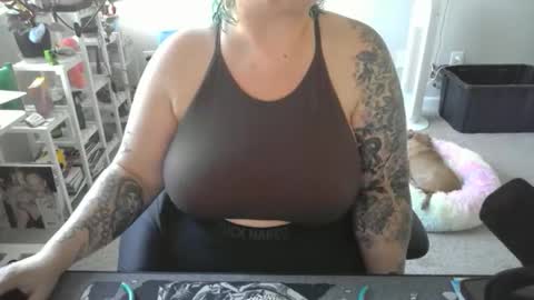 Snapshot of sheshyneshy chatting on April 14, 2026, 4:57 pm Shesh online show from April 14, 2026, 4:57 pm