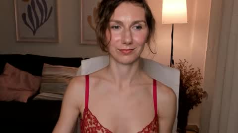 Snapshot of shesleepsnaked chatting on January 17, 2025, 10:45 pm shesleepsnaked online show from January 17, 2025, 10:45 pm