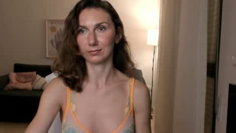 Snapshot of shesleepsnaked chatting on March 6, 2025, 9:42 pm shesleepsnaked online show from March 6, 2025, 9:42 pm