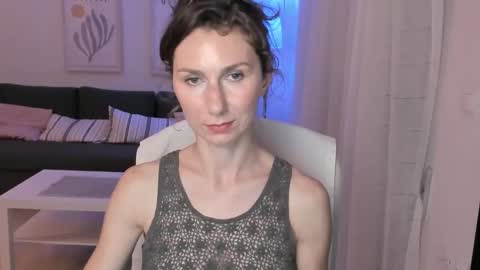 Snapshot of shesleepsnaked chatting on March 12, 2025, 8:20 pm shesleepsnaked online show from March 12, 2025, 8:20 pm