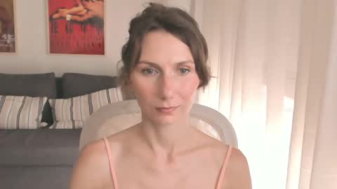 Snapshot of shesleepsnaked chatting on September 18, 2025, 3:36 pm shesleepsnaked online show from September 18, 2025, 3:36 pm