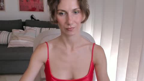 Snapshot of shesleepsnaked chatting on September 22, 2025, 1:57 pm shesleepsnaked online show from September 22, 2025, 1:57 pm