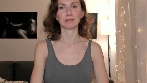 Snapshot of shesleepsnaked chatting on February 5, 2026, 6:23 pm shesleepsnaked online show from February 5, 2026, 6:23 pm