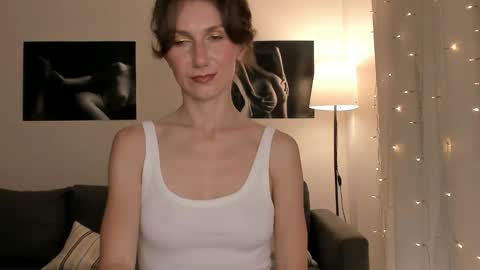 Snapshot of shesleepsnaked chatting on April 18, 2026, 6:34 pm shesleepsnaked online show from April 18, 2026, 6:34 pm