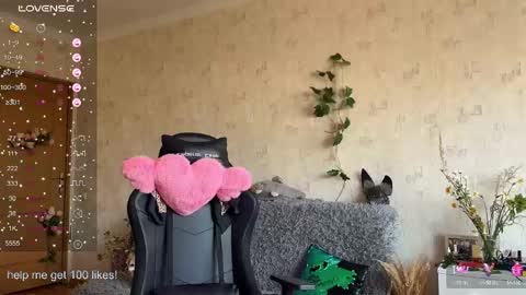 Snapshot of sheslike_firstlove chatting on April 12, 2026, 6:40 am Vanessa online show from April 12, 2026, 6:40 am