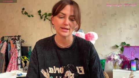 Snapshot of sheslike_firstlove chatting on May 17, 2026, 3:30 pm Vanessa online show from May 17, 2026, 3:30 pm